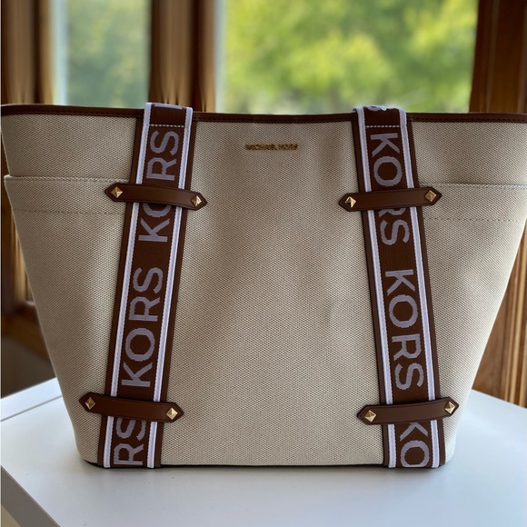 Michael Kors Handbags - Michael Kors Cream and Brown Tote NWT